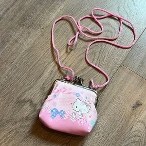 Small pink hello kitty purse